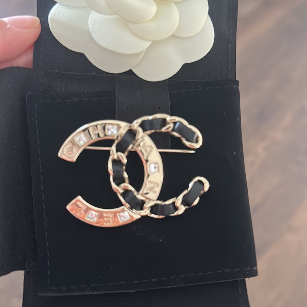 CHANEL brooch - Picture 3 of 4